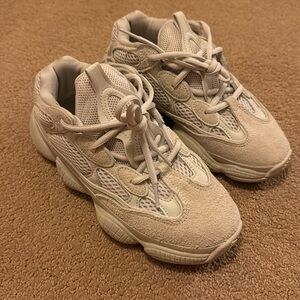 Yeezy 500 blush size 4.5